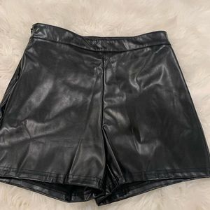 Black shein shorts